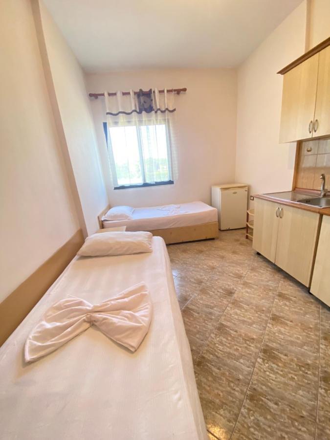 Grey Villa Golem  Extérieur photo