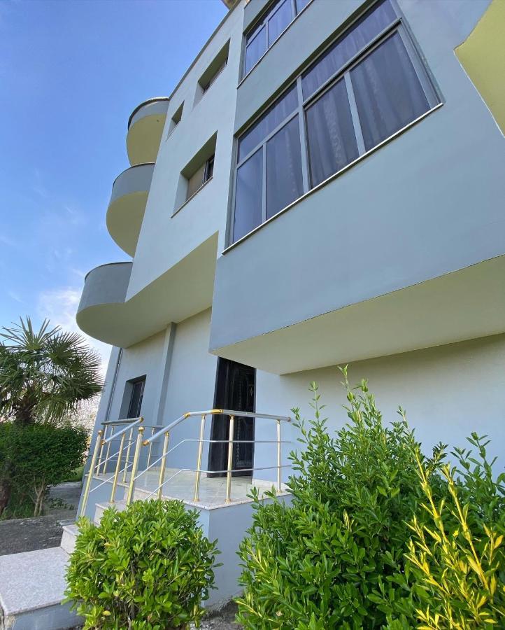 Grey Villa Golem  Extérieur photo