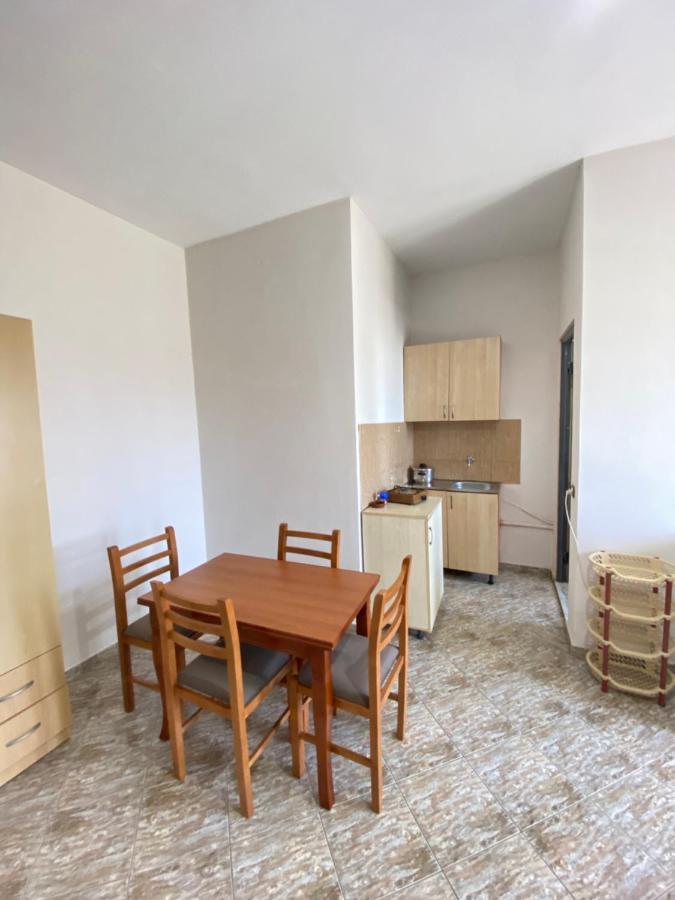 Grey Villa Golem  Extérieur photo